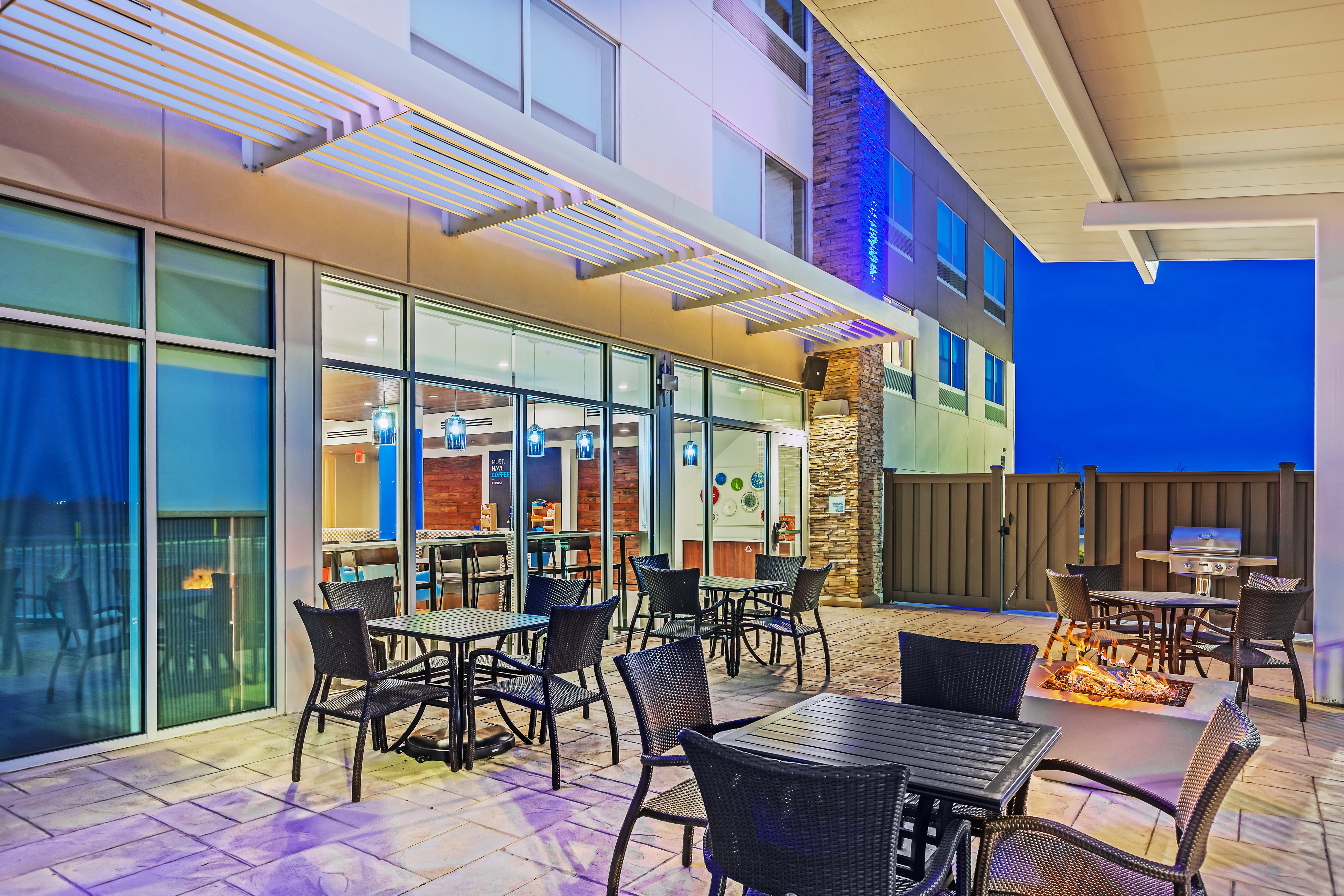 Holiday Inn Express Suites Chanute 35/46