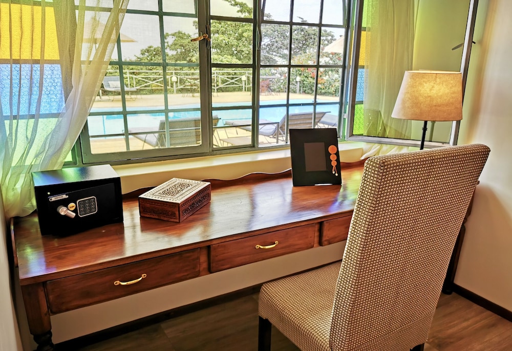 Pink Flamingo Boutique Hotel 32/48