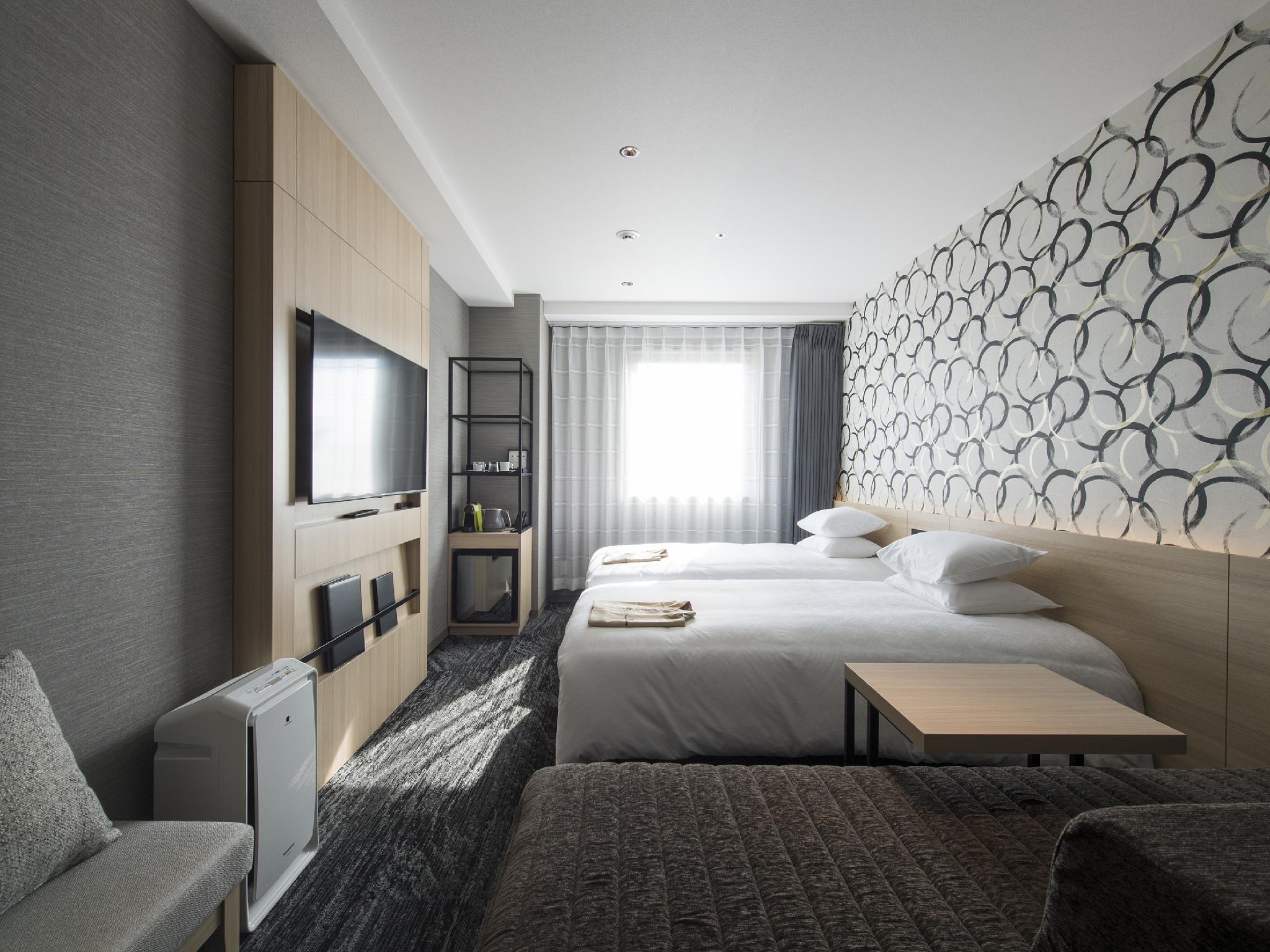 TYPE B, DELUXE, TWIN BEDS