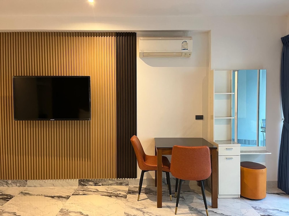 Vtsix Condo Rentals at View Talay 6 Pattaya 58/71
