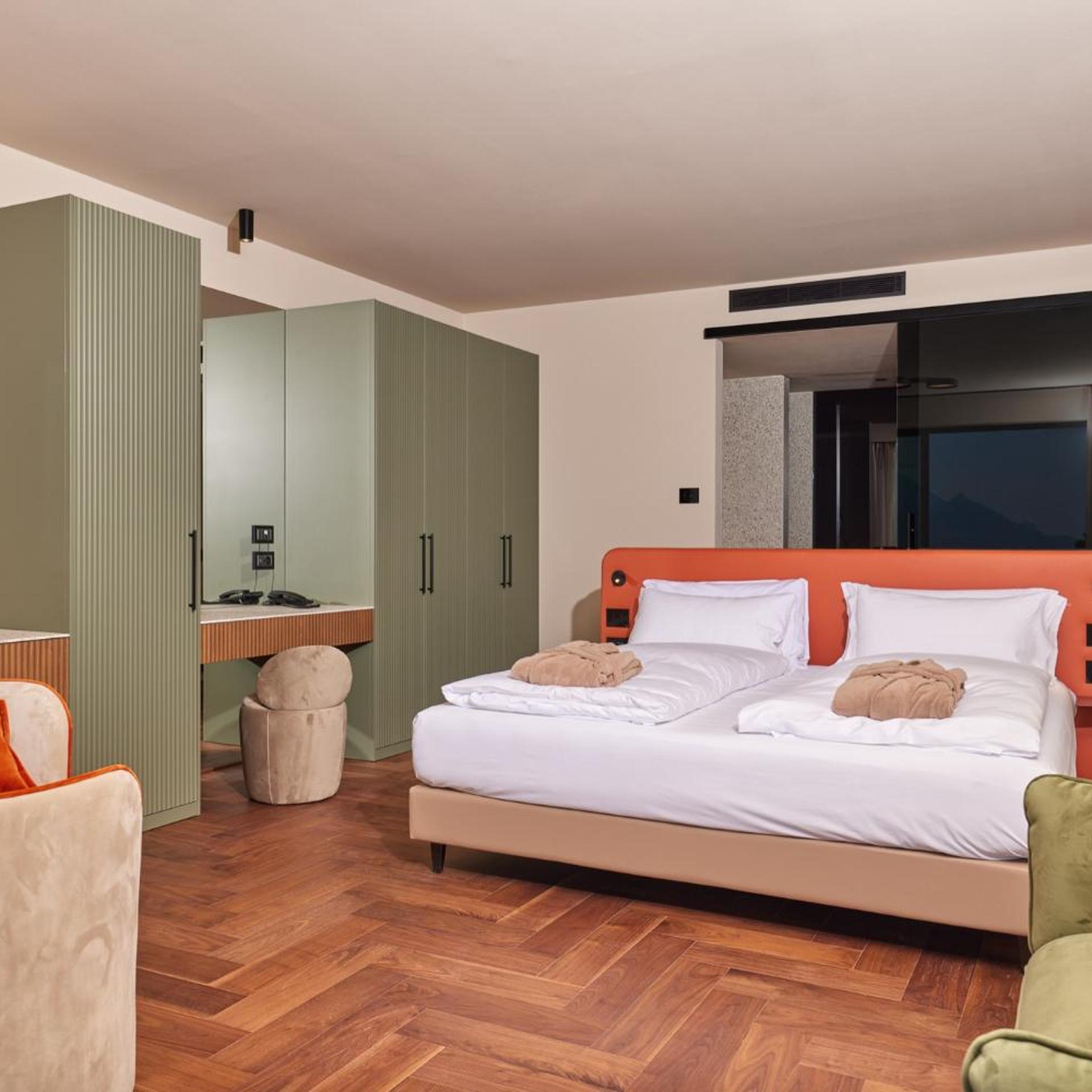 Room, Queen Bed, Adult Only, Hot Tub