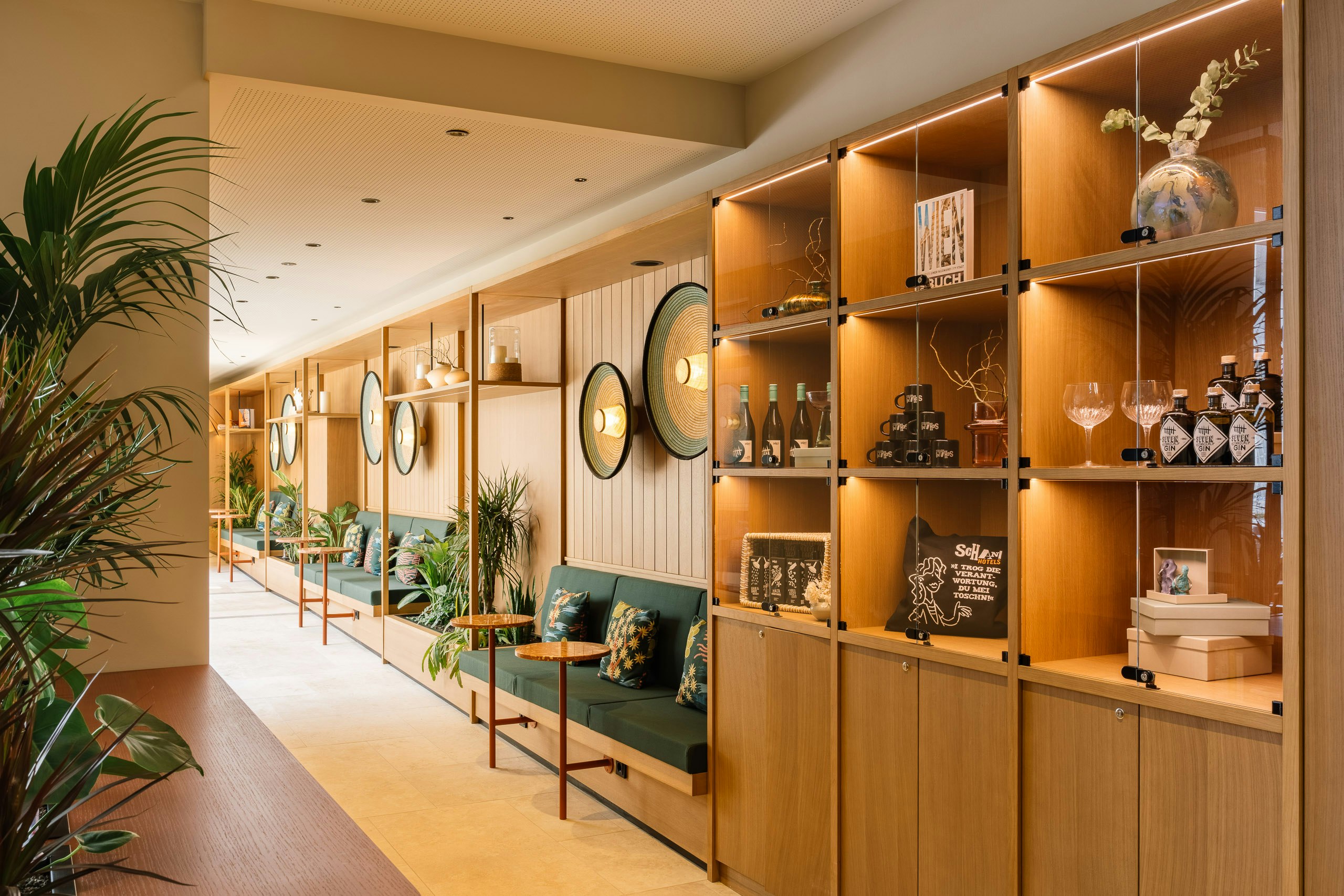 Hotel Schani City 8/42
