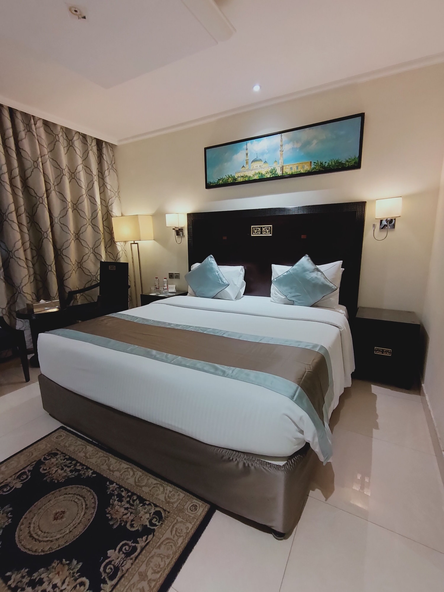 STANDARD, KING BED
