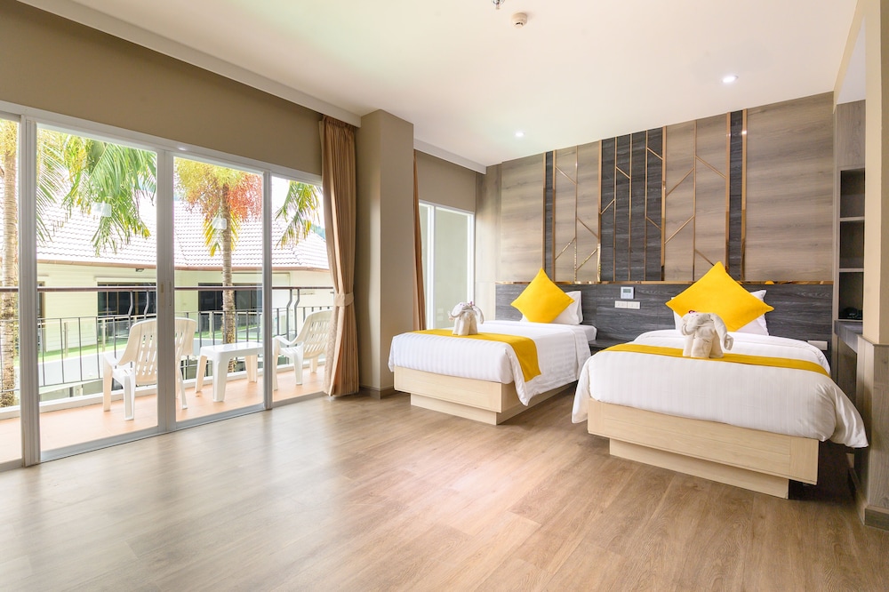 GRAND, DELUXE, FAMILY, SUITE