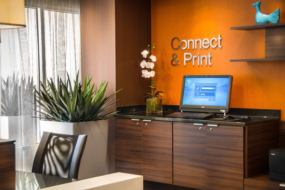 Fairfield Inn Suites By Marriott Washington Dulles Airport 6/24