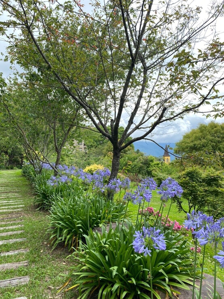 EOS Resort 55/59
