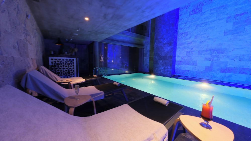 Endless Art Hotel 36/63