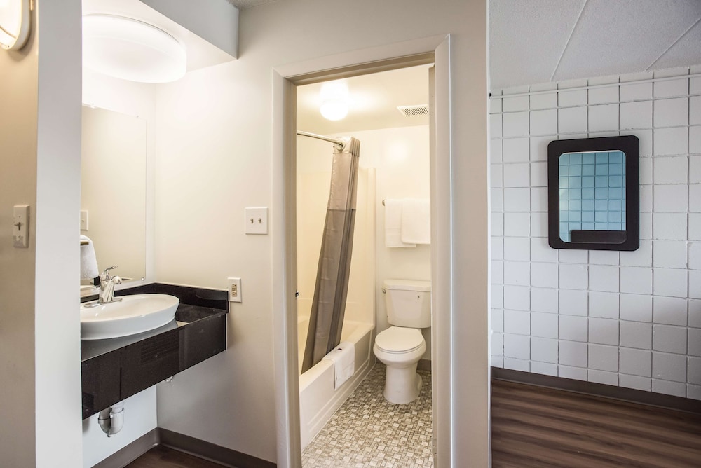 Motel6 Somers Point, NJ - Ocean City - Wild Wood Beach 32/33