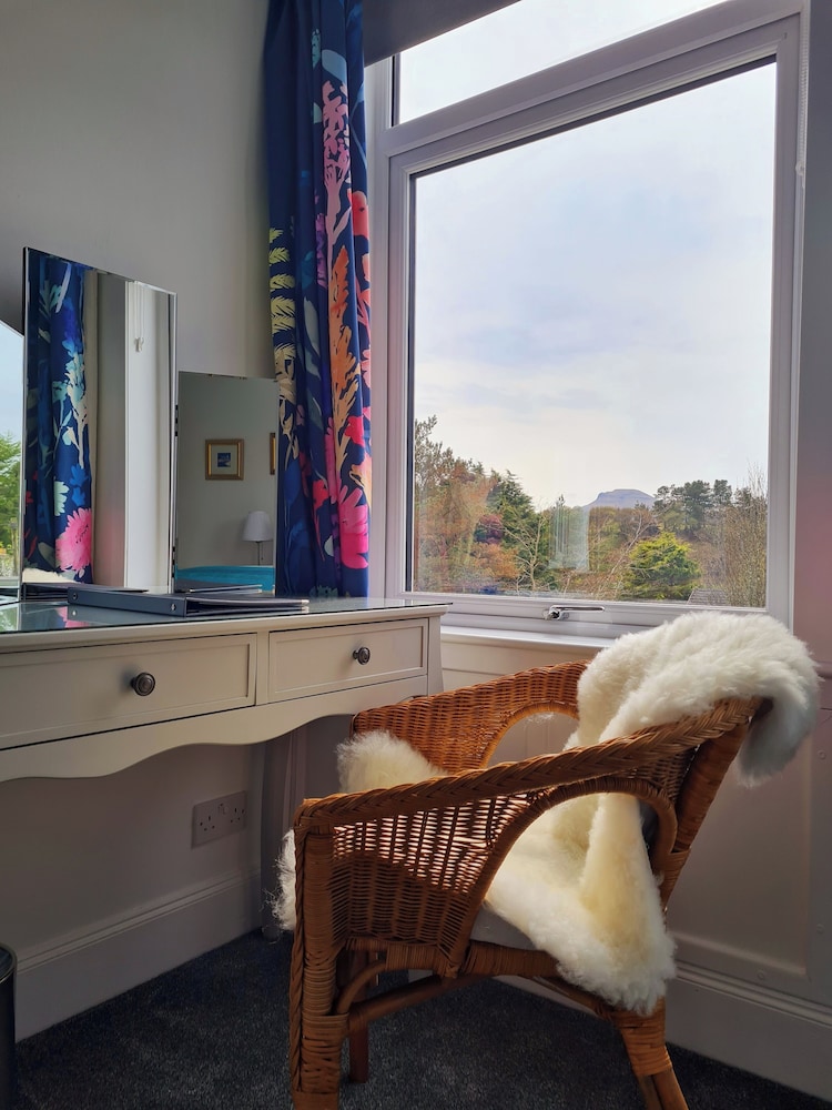 Atholl House Hotel 37/50