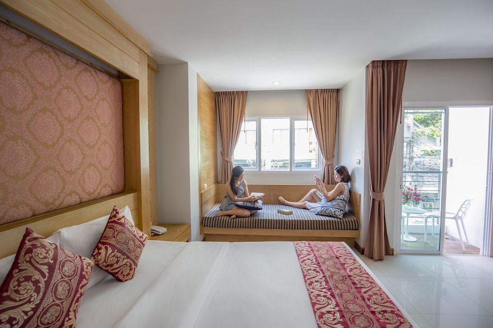Sungthong Kamala Beach Resort 12/41