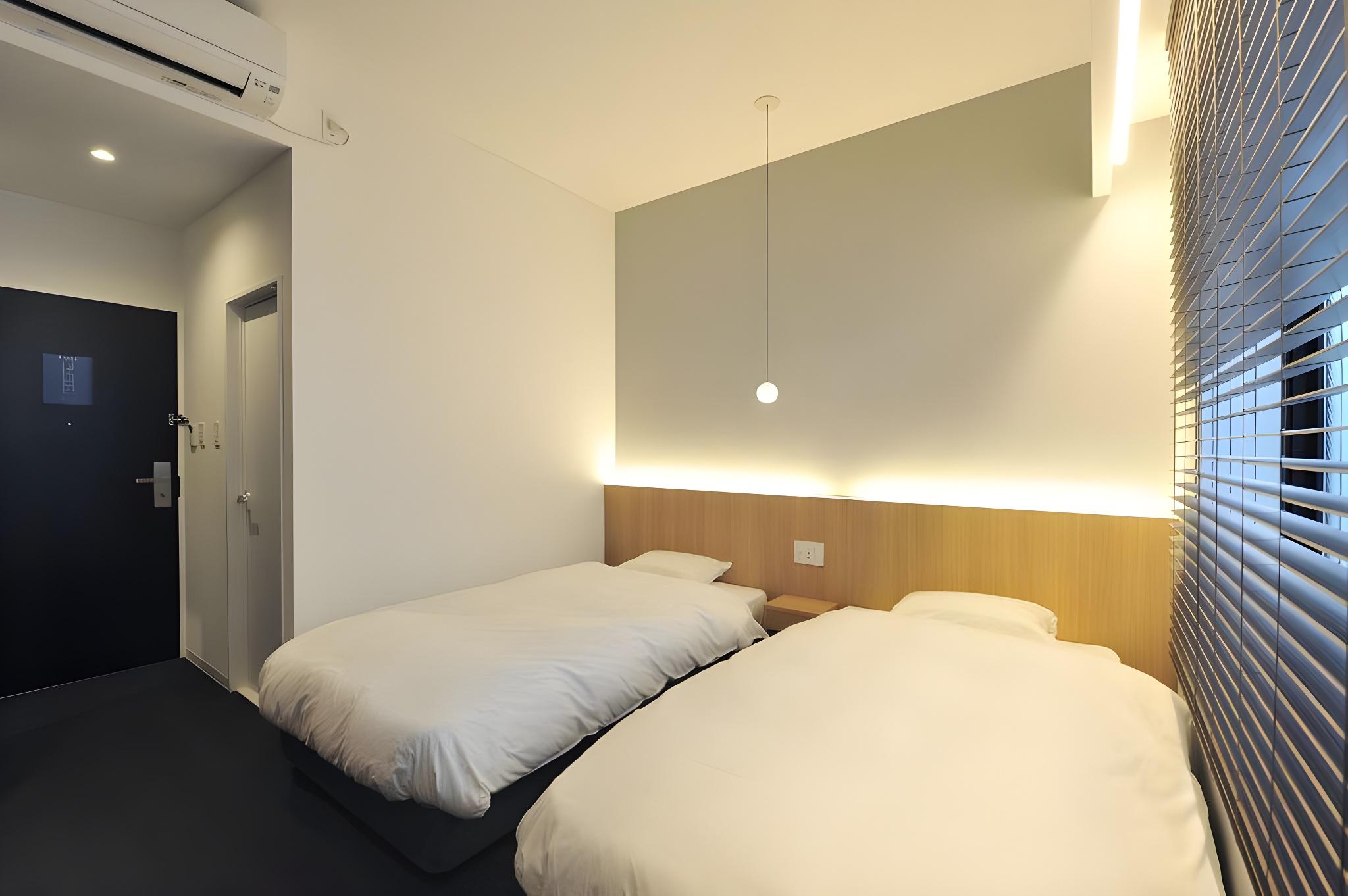 غرفة تُحدَّد حسب التوفر