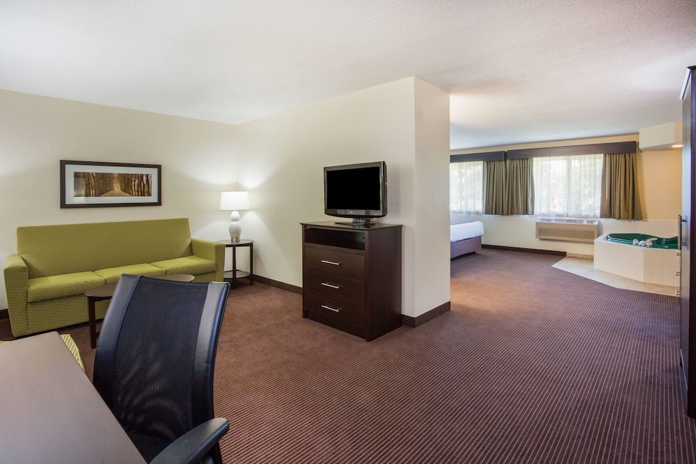 Americinn By Wyndham Rhinelander 25/33