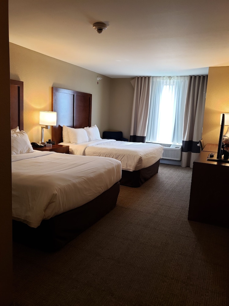 Comfort Inn & Suites Sidney I-80 6/49