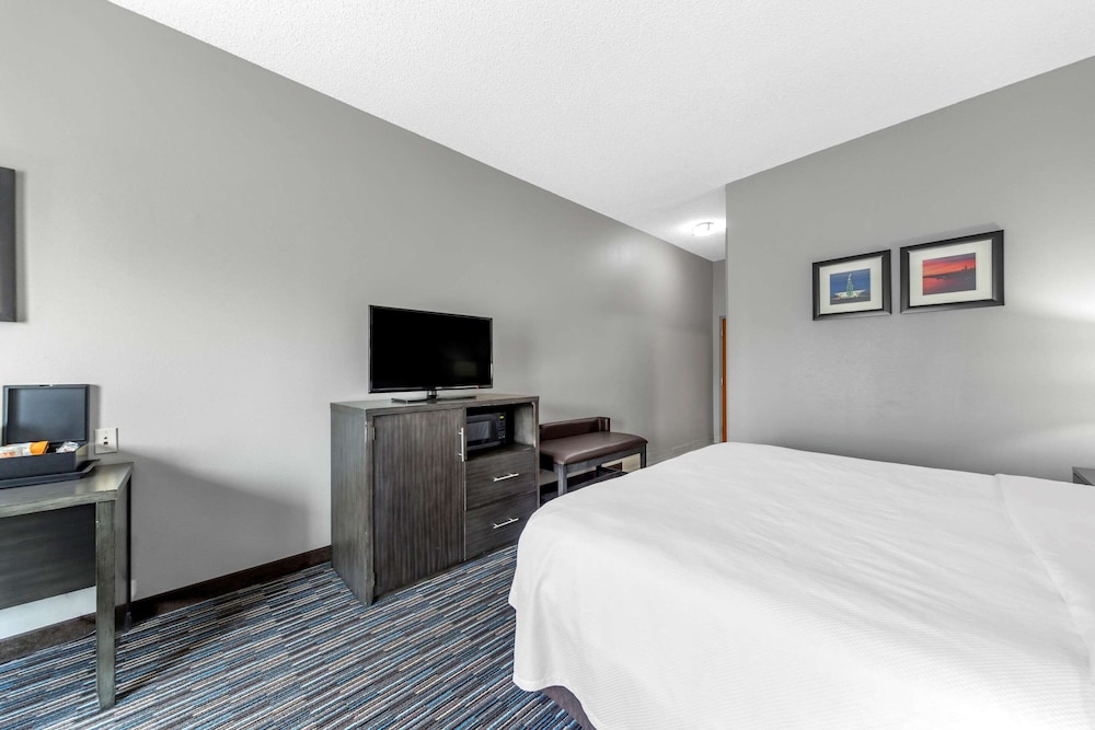 Garner Hotel Oklahoma City Quail Springs by IHG 21/71
