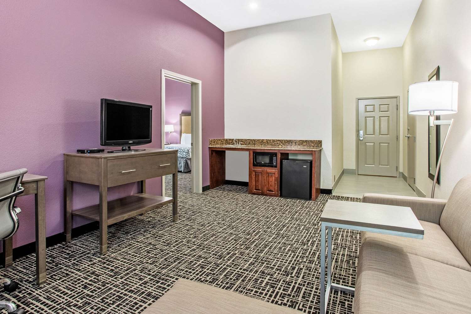 La Quinta Inn Suites Hillsboro 26/46