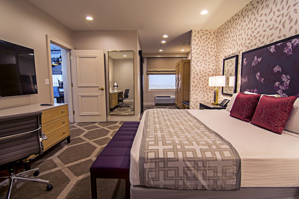 The Orleans Hotel and Casino 24/50