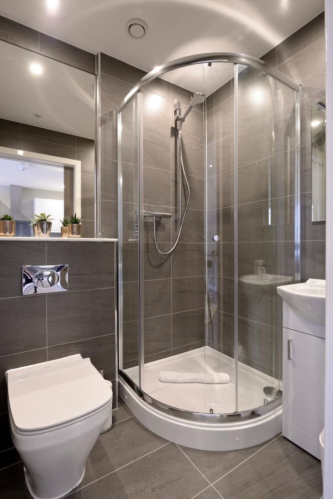 Destiny Scotland Apartments At Nelson Mandela Place 14/17
