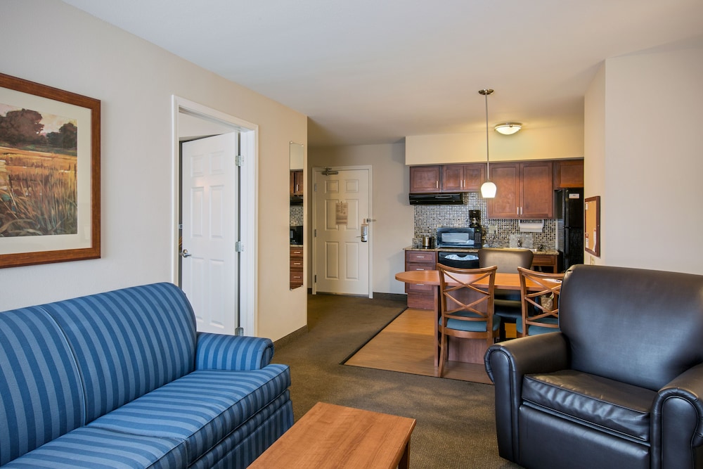 Candlewood Suites Pittsburgh-Cranberry 21/34