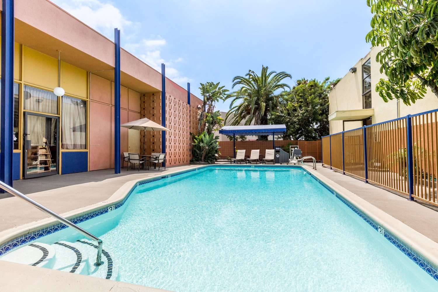 Days Inn By Wyndham Los Angeles Lax/Venicebch/Marina Delray 7/8