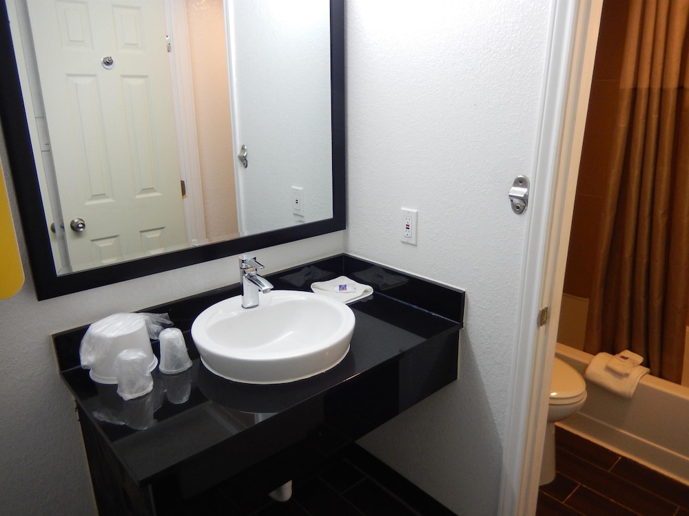 Motel6 Portland, TX 28/29