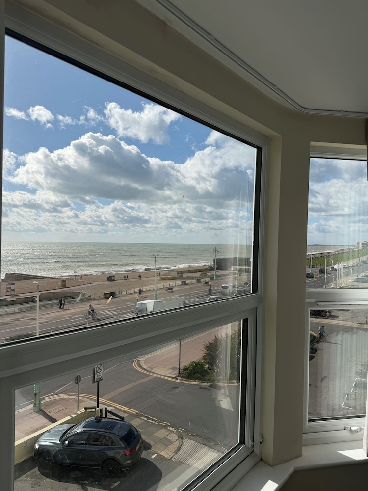 BRIGHTON HOTEL(FORMERLY BEST WESTERN BRIGHTON) 37/45