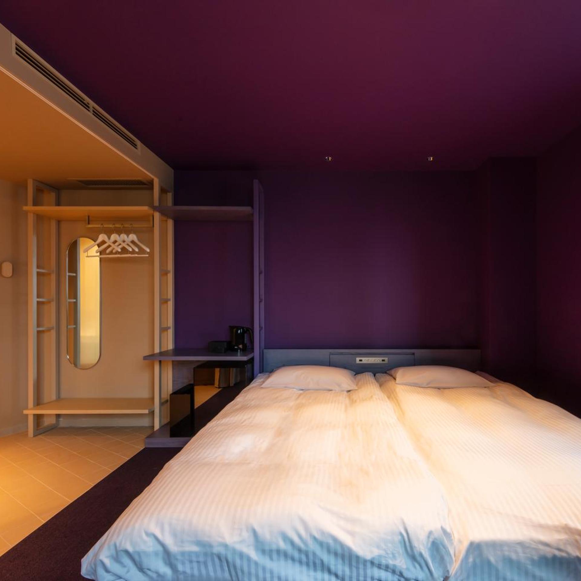 Universal, Single Bed