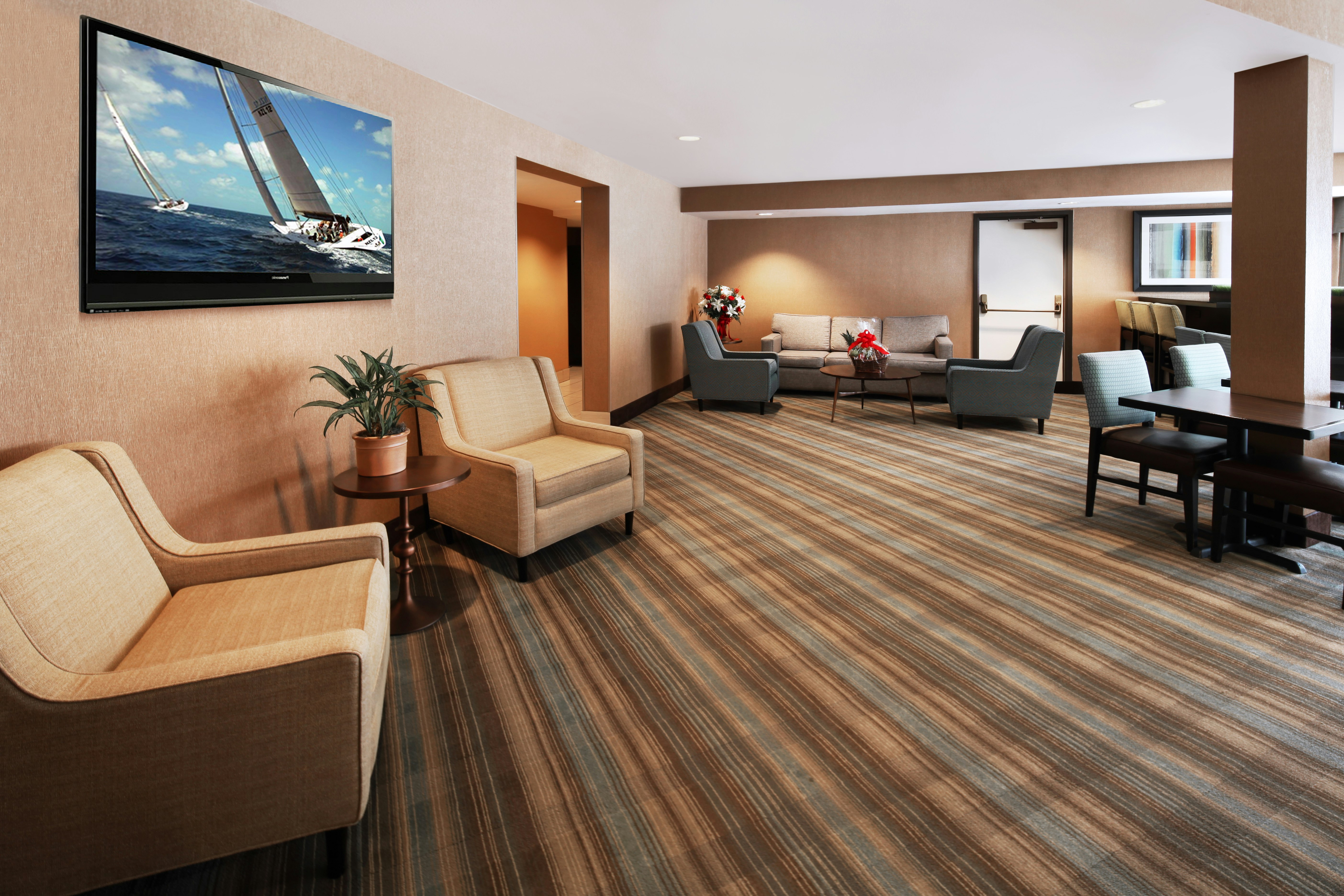 Holiday Inn Express Port Hueneme 22/38