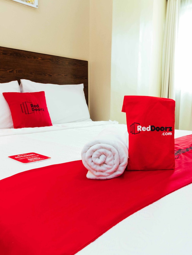 RedDoorz near Osmena Highway 1 19/24