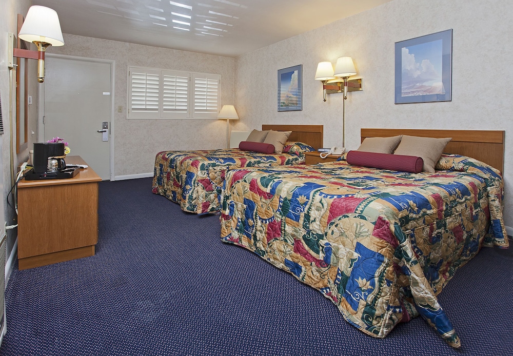 Town House Motel 39/46