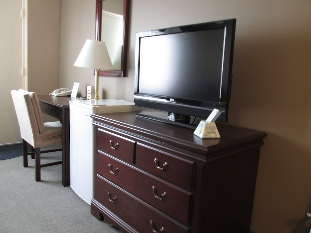 Fredericton Inn 35/65
