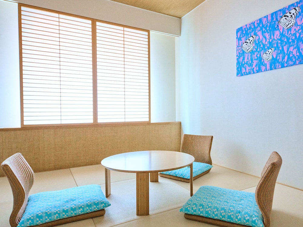 Ishigakijima Hotel Cucule 24/40