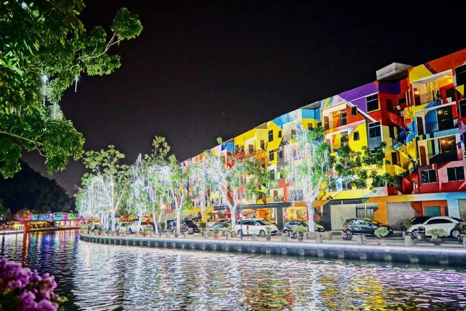 906 Riverside Hotel 43/51