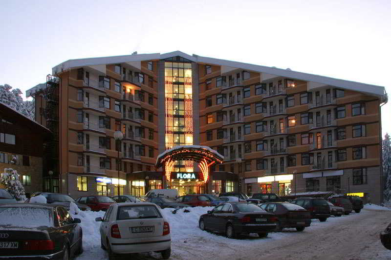 Persey Flora Apartments 2/50