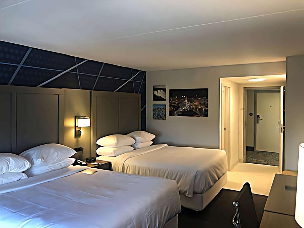 Comfort Inn & Suites Buffalo Airport 19/55