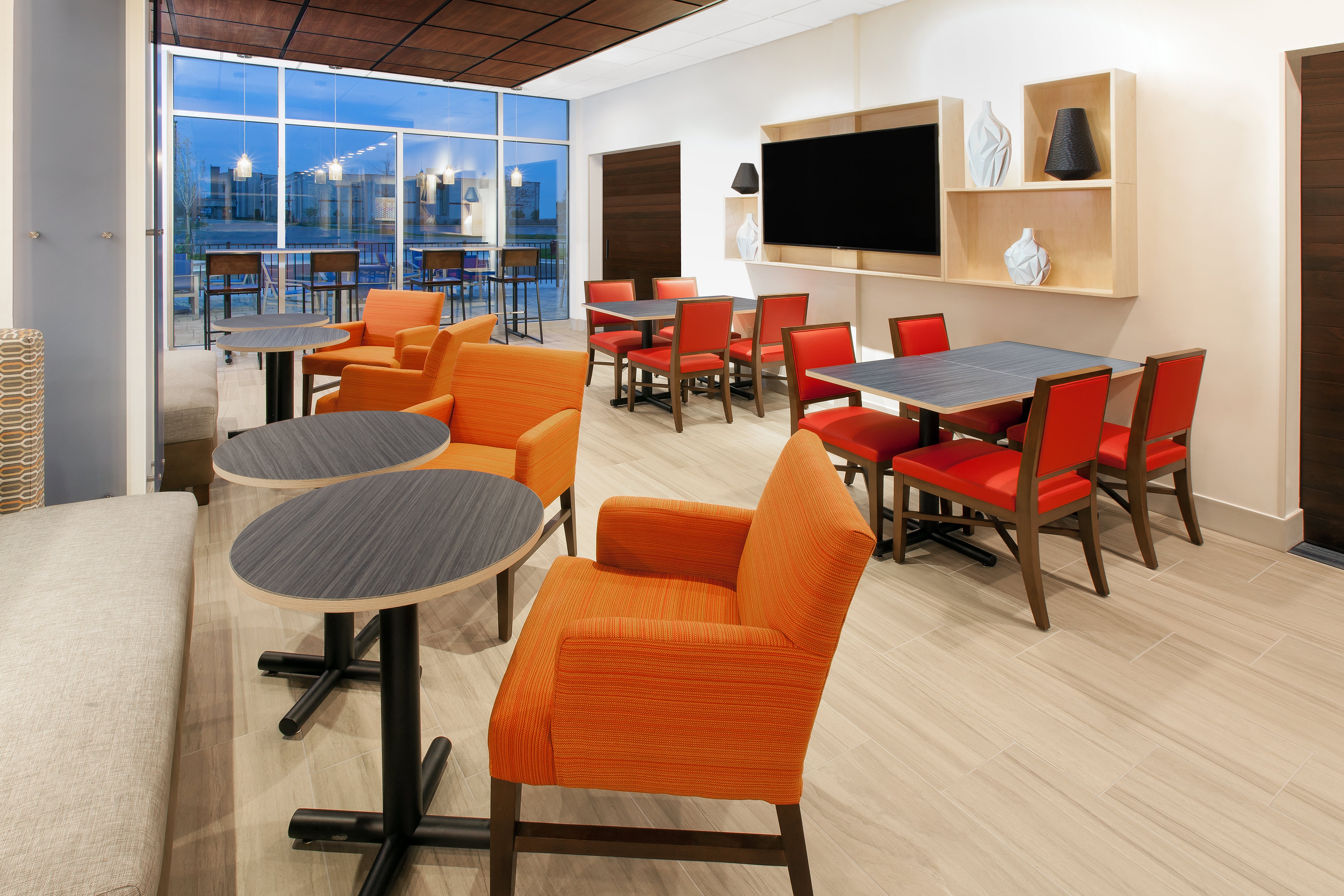 Holiday Inn Express and Suites Sterling Heights-Detroit Area 18/23