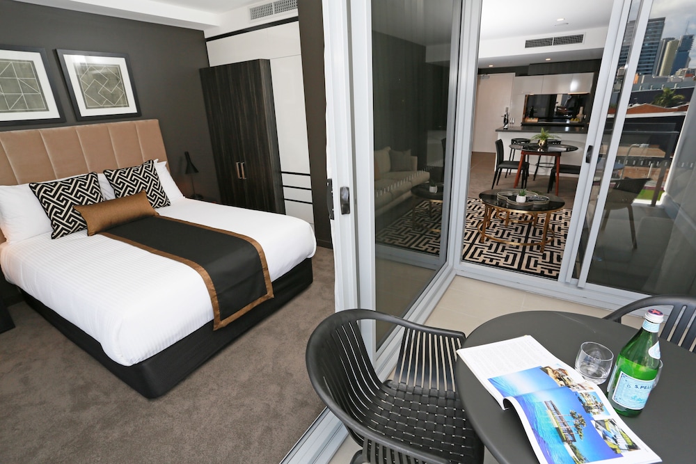 Alex Perry Hotel And Apartments 20/54