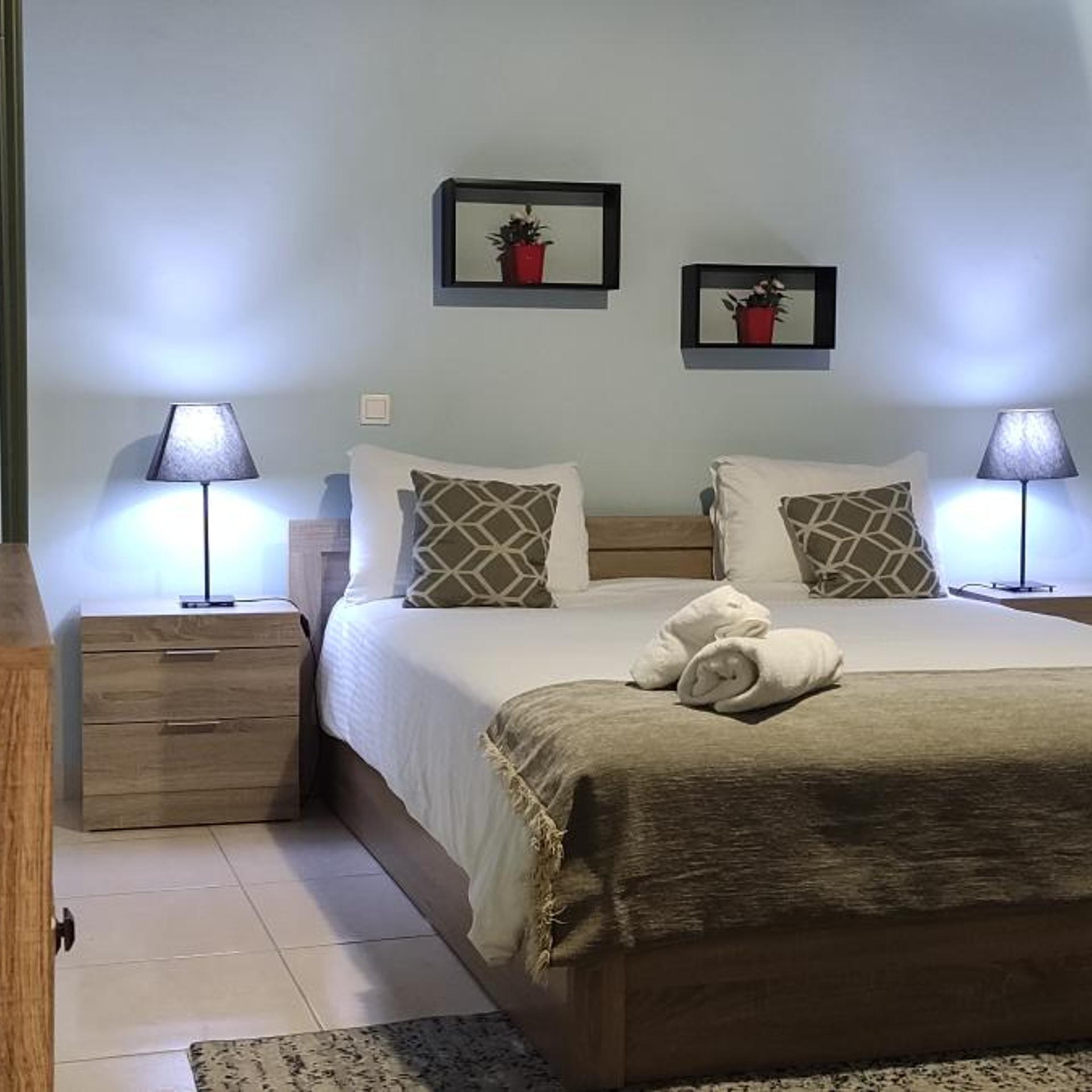 2 Bedrooms, Apartment, Separate Building