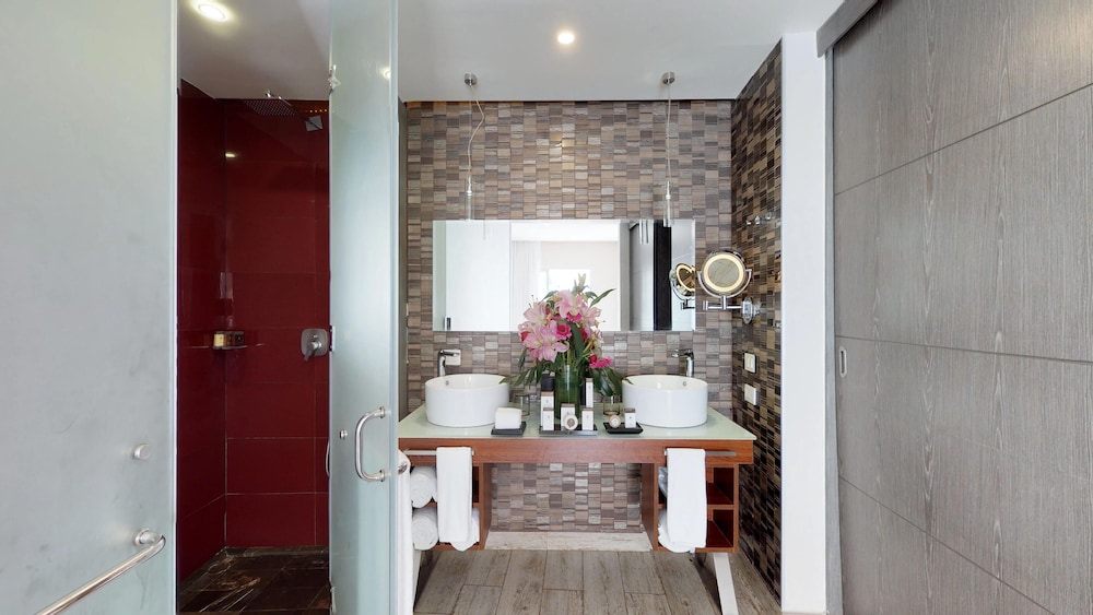 The Fives Beach Hotel - A la Carte All Inclusive 7/50