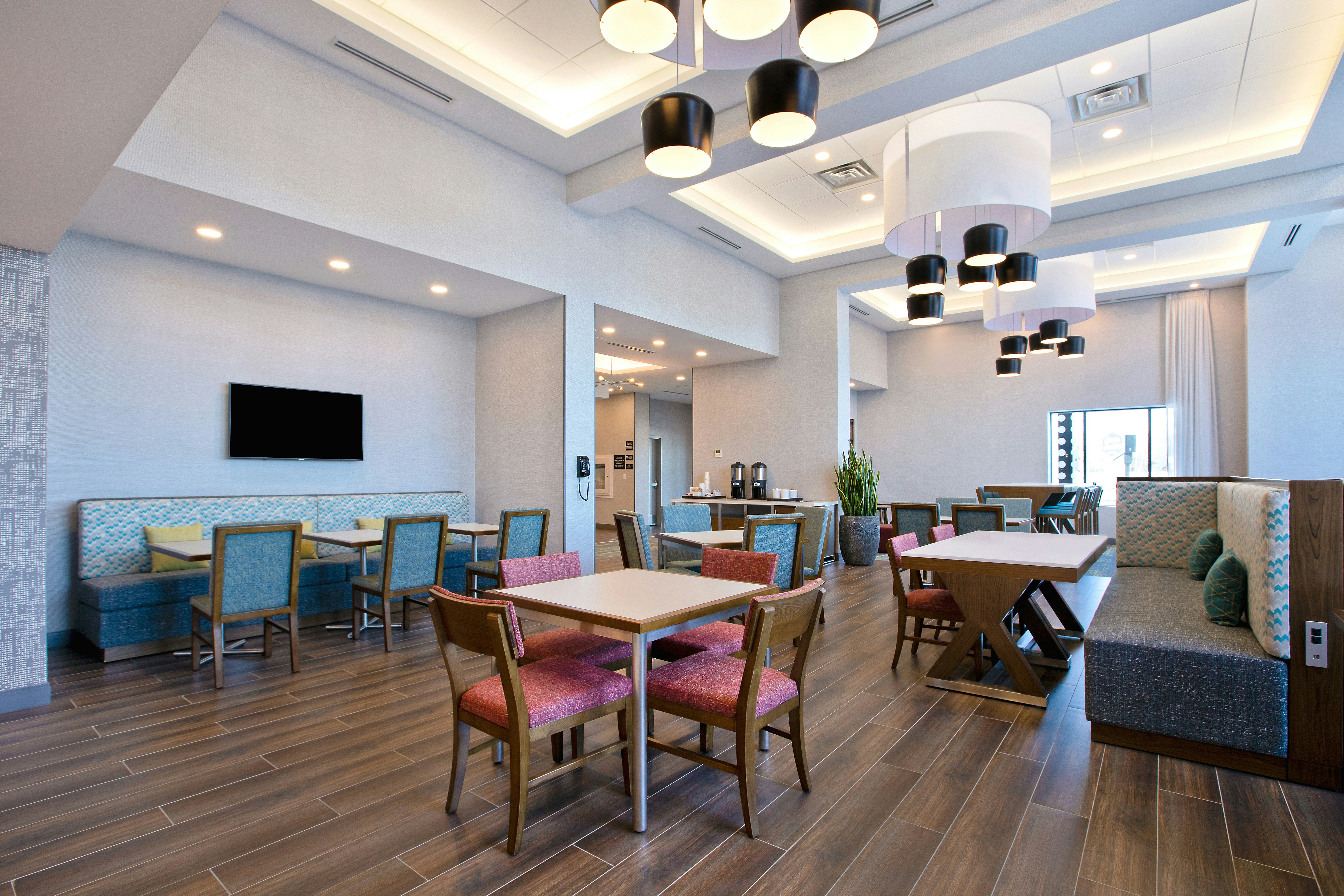 Hampton Inn Suites Ottawa West Ontario Canada 49/52