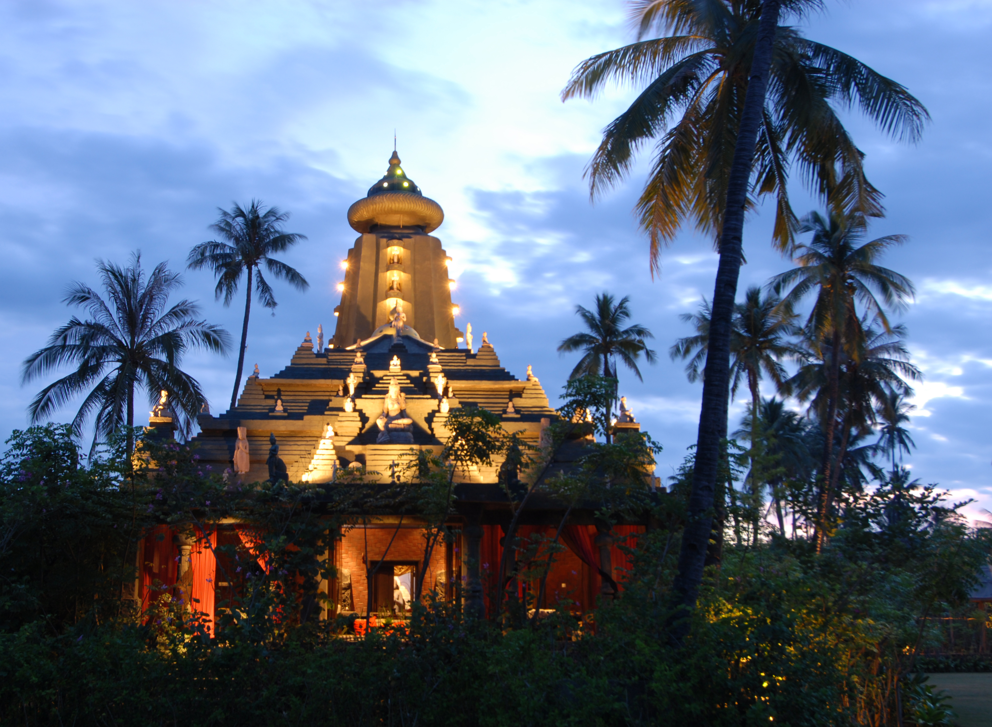 Tugu Lombok in TANJUNG