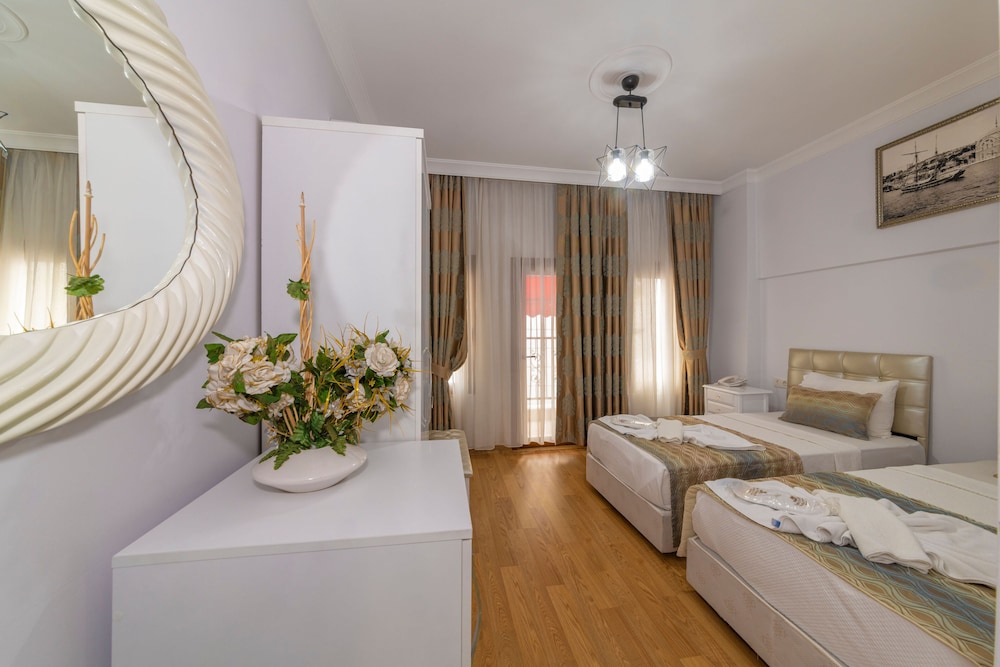 Saint George Boutique House 55/66