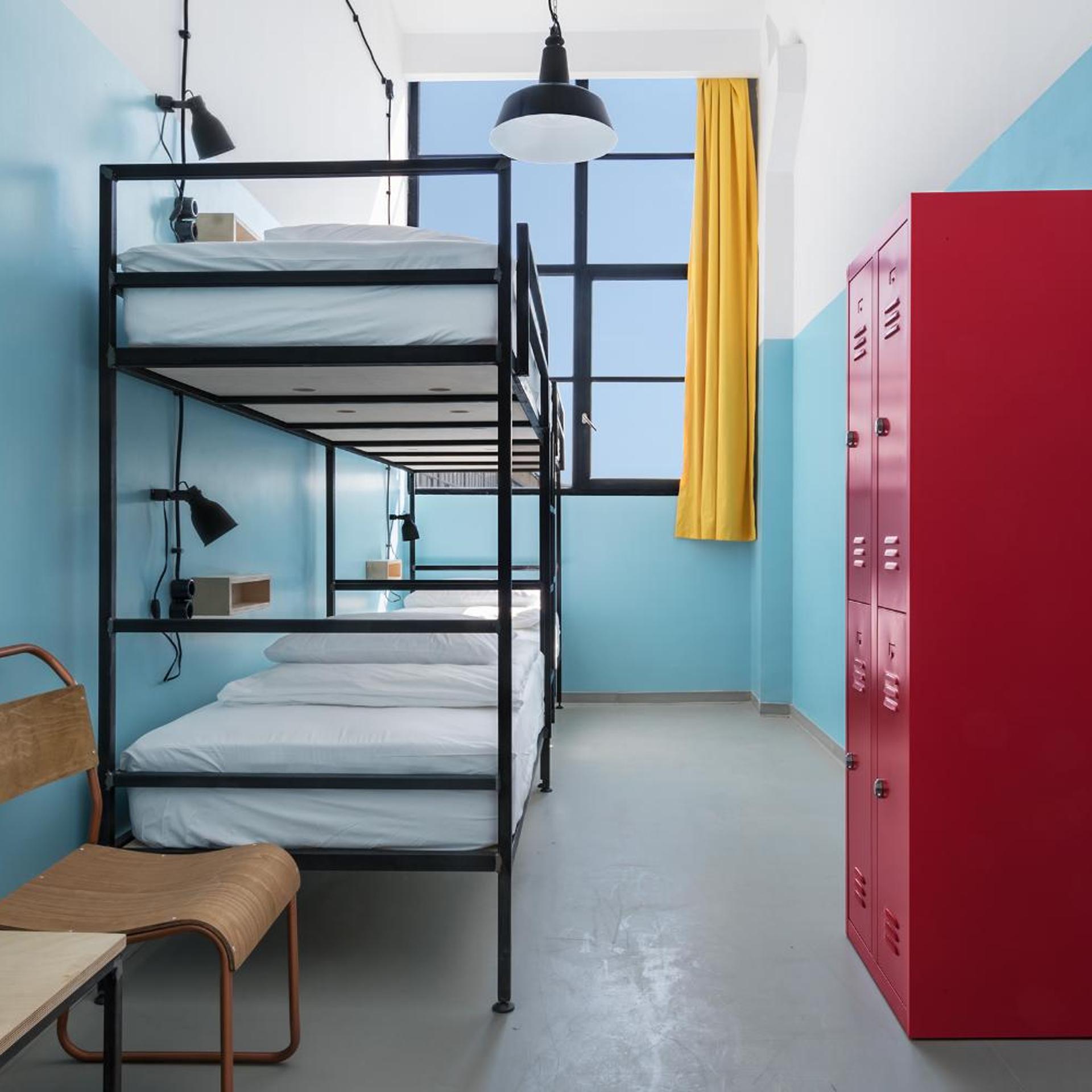 MIXED DORM, 4 BEDS