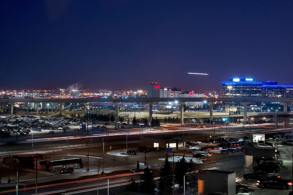 Sheraton Gateway Hotel in Toronto International Airport 30/30