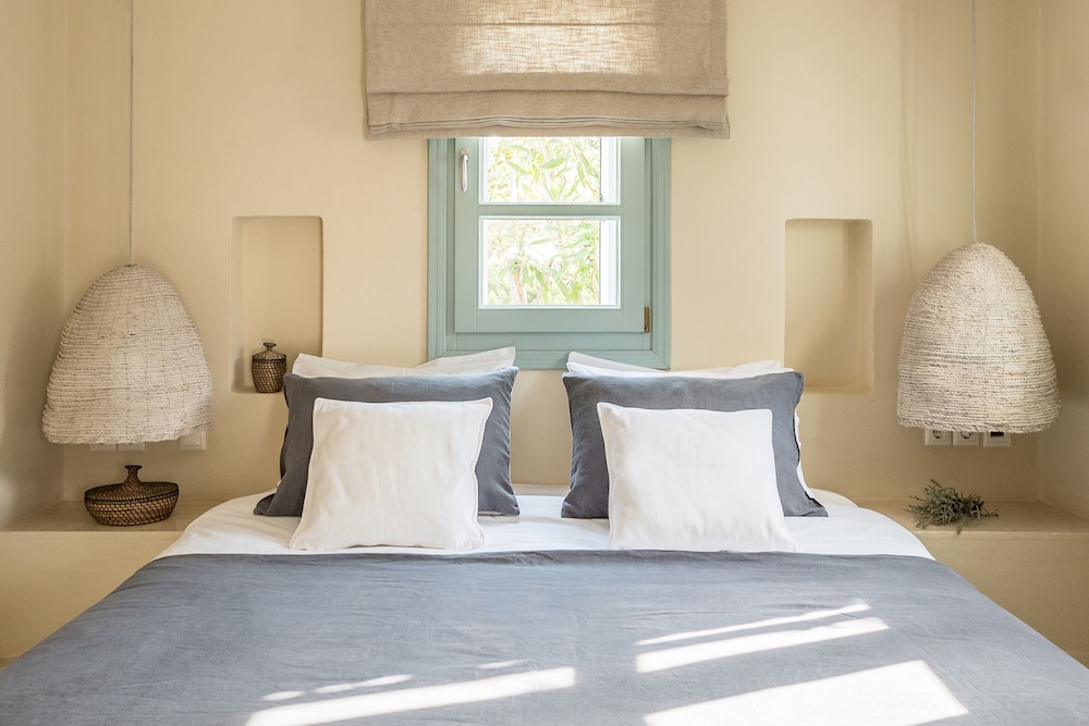 Verina Suites 18/50