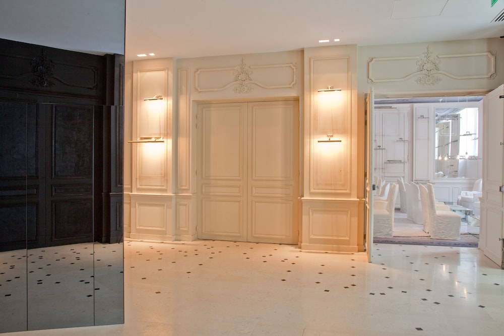 La Maison Champs Elysees 38/67