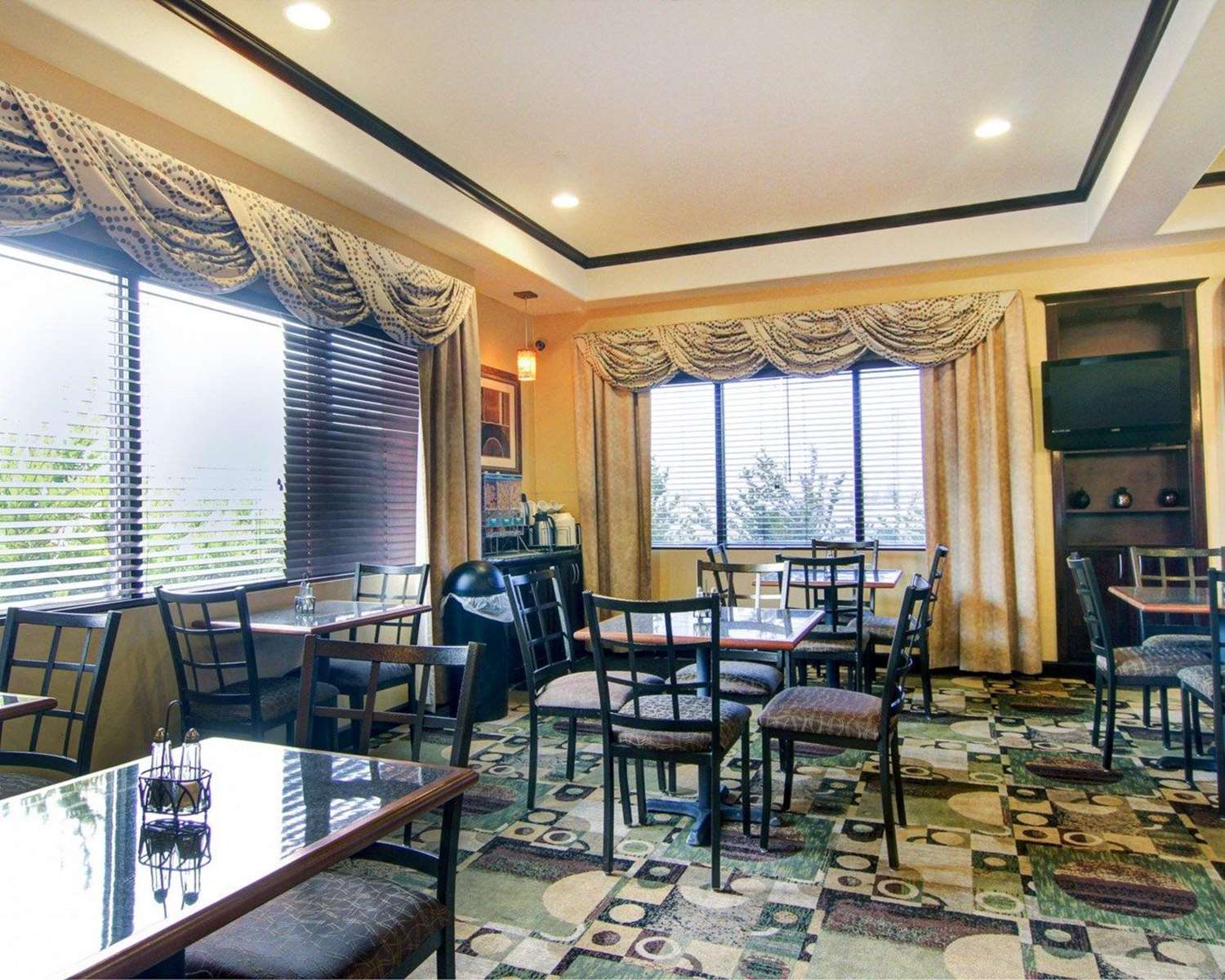Comfort Suites Fort Stockton 17/26