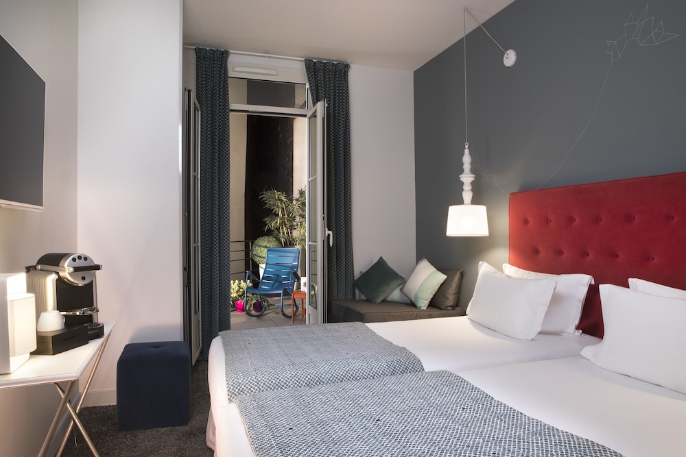 ROOM, TRIPLE