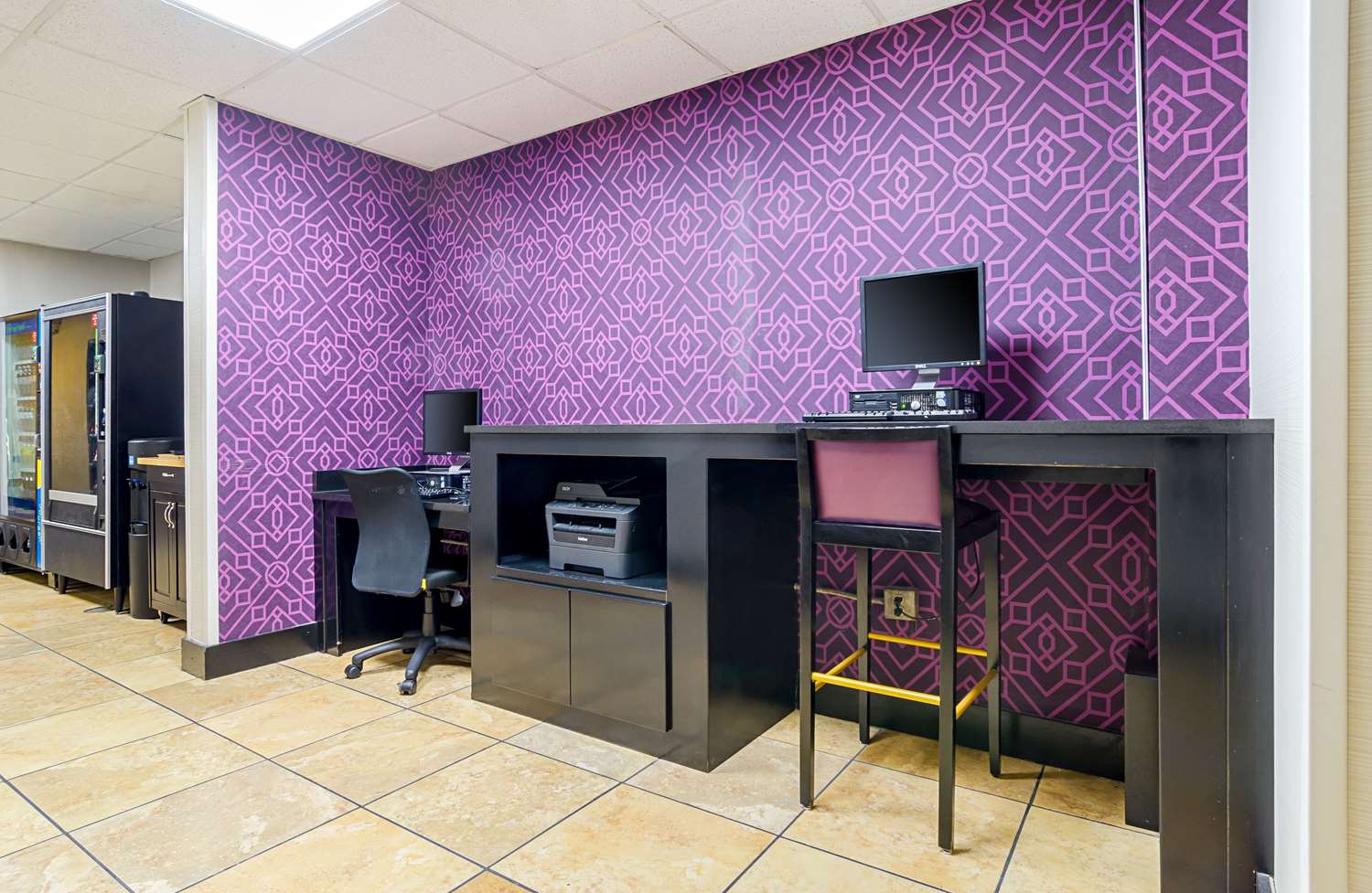 Holiday Inn & Suites Richmond - West End 13/15
