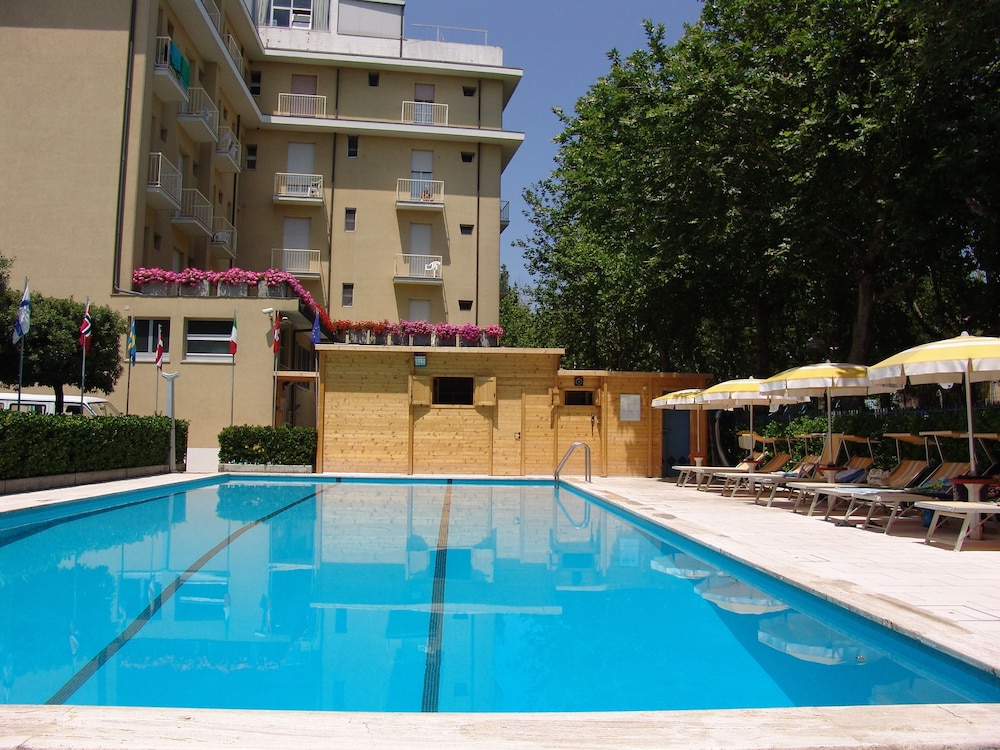 Hotel Excelsior 4/39