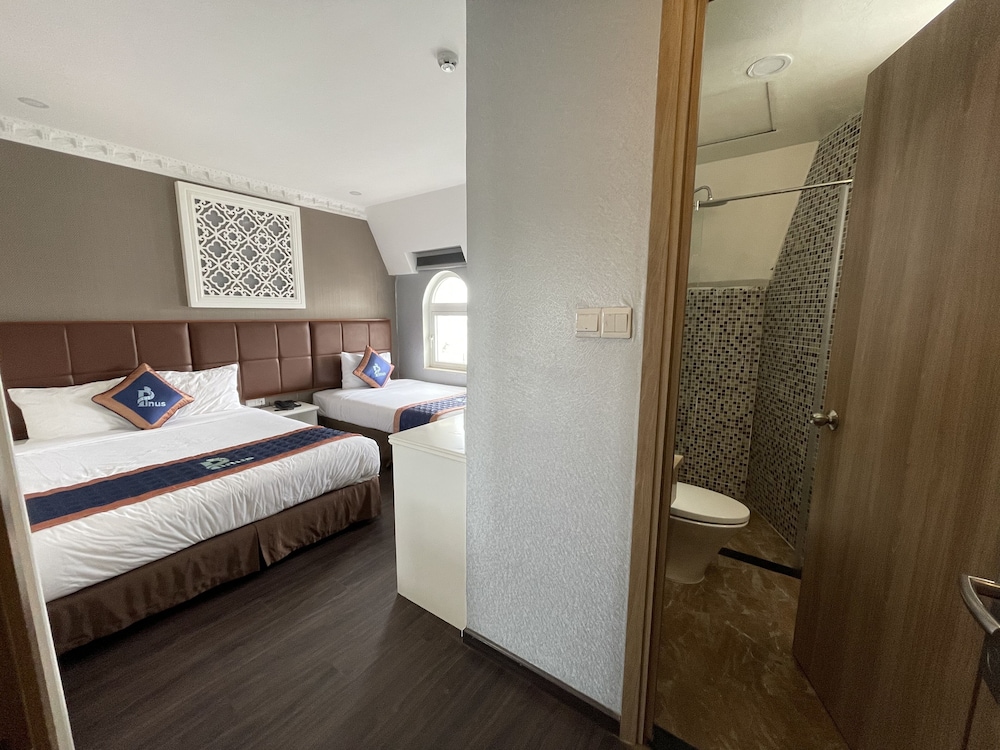 Pinus Hotel 26/51